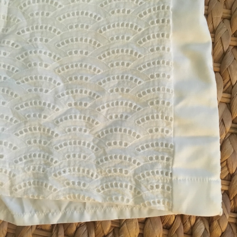Calvin Klein White Eyelet Shorts - Picture 4 of 6